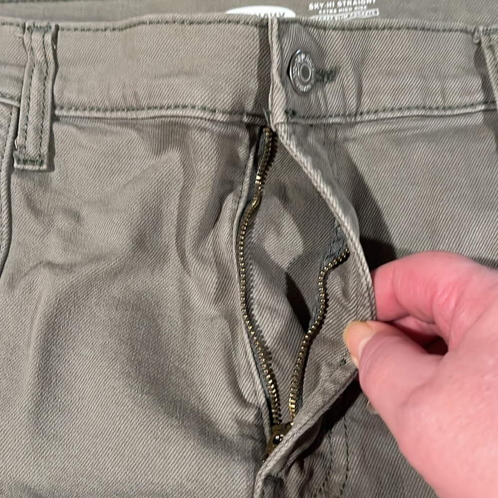 💚#2560 EUC Old Navy High-Waisted Sky-Hi Straight Plus-Size Jeans - Picture 3 of 6